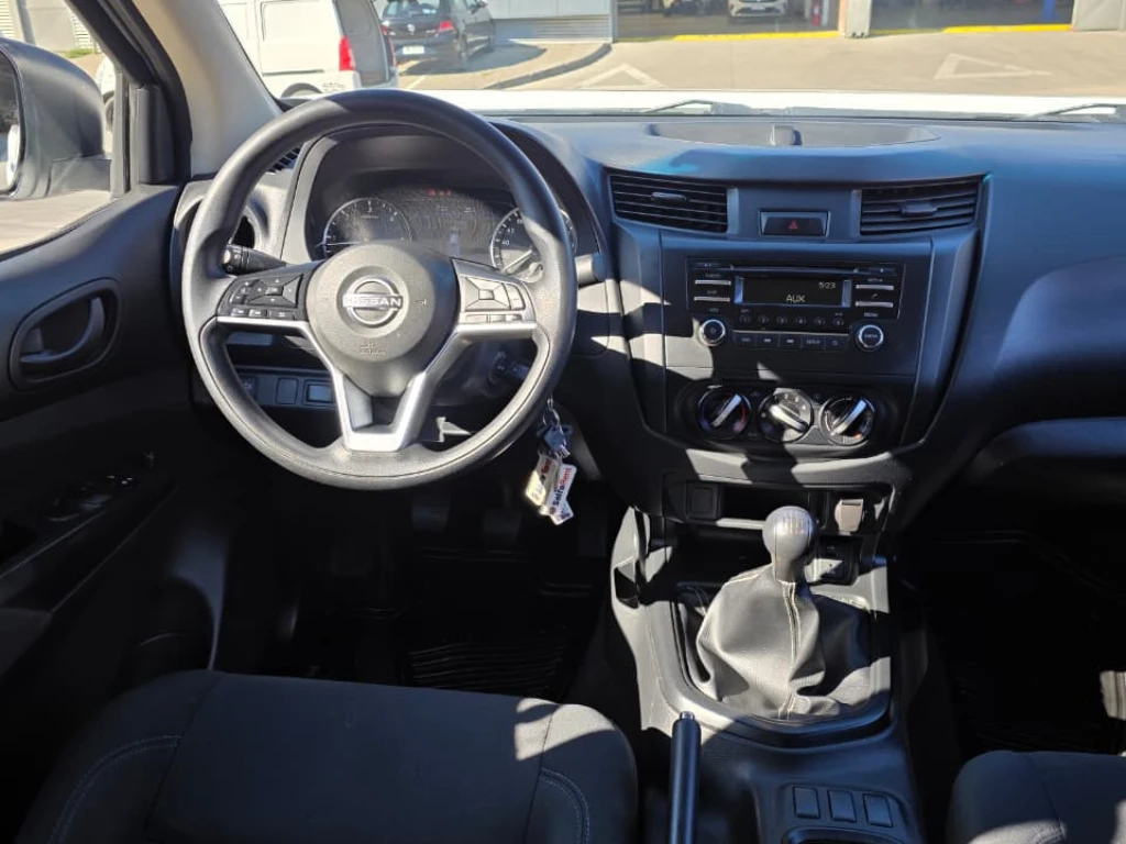 Nissan Navara Navara Dc 4x2 2.3tdi Se año 2023