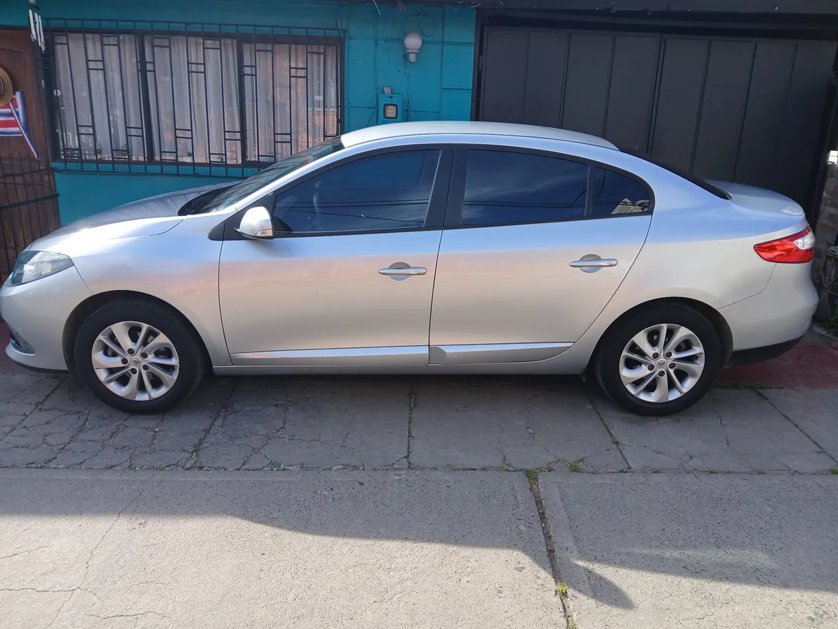 RENAULT FLUENCE 2.0 Privilege At año 2016