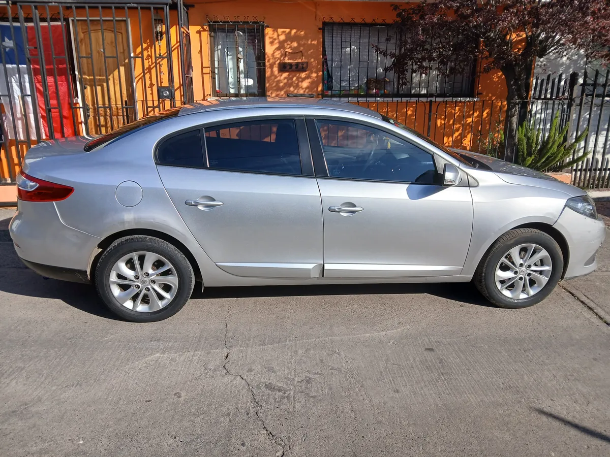 RENAULT FLUENCE 2.0 Privilege At año 2016