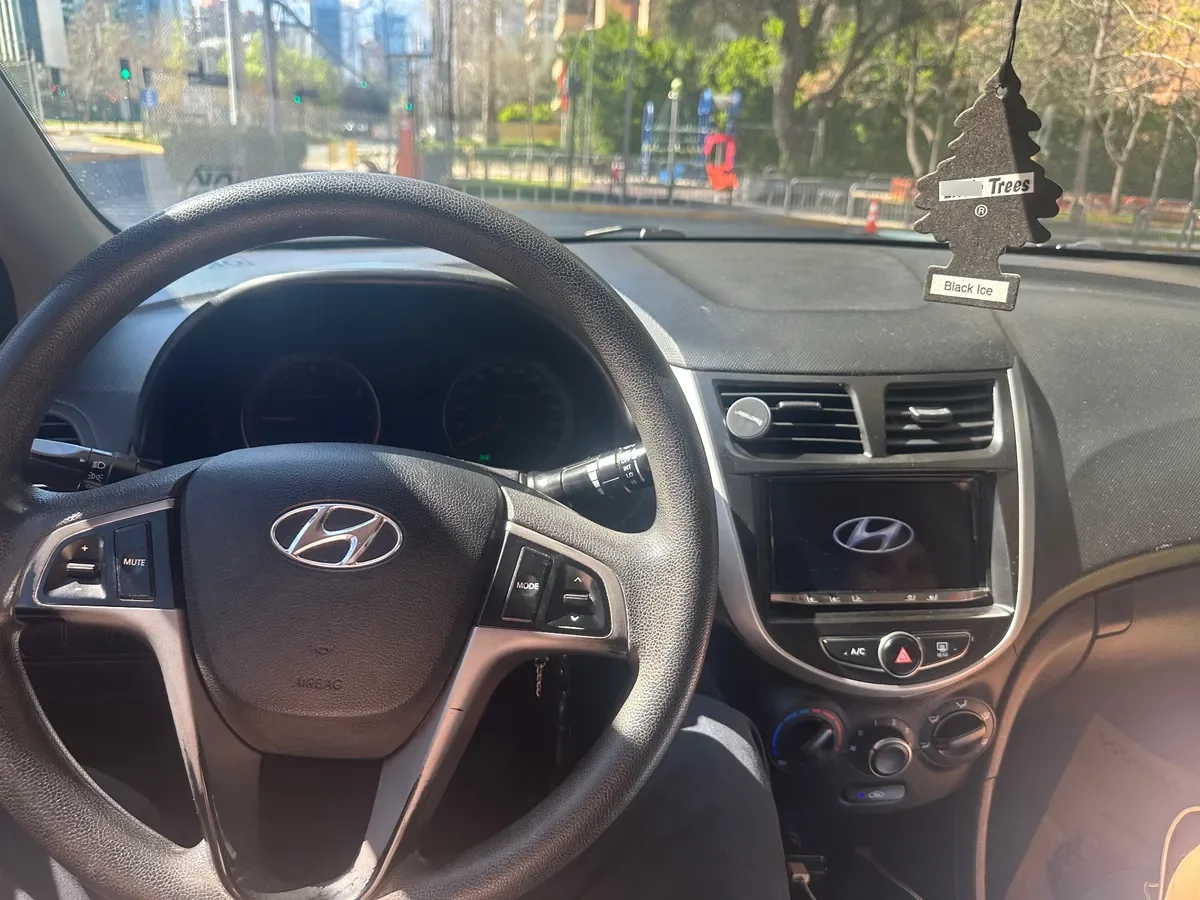 HYUNDAI ACCENT 1.4 Rb Sdn Gl Ac 2ab Mt año 2016