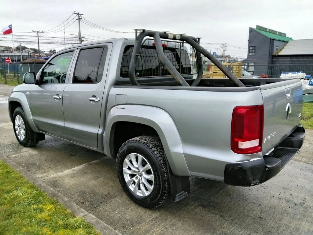 Volkswagen Amarok Trendline 2.0 4x4 año 2023