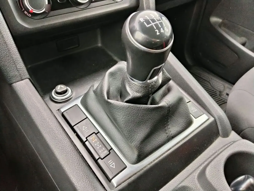 Volkswagen Amarok Trendline 2.0 4x4 año 2023