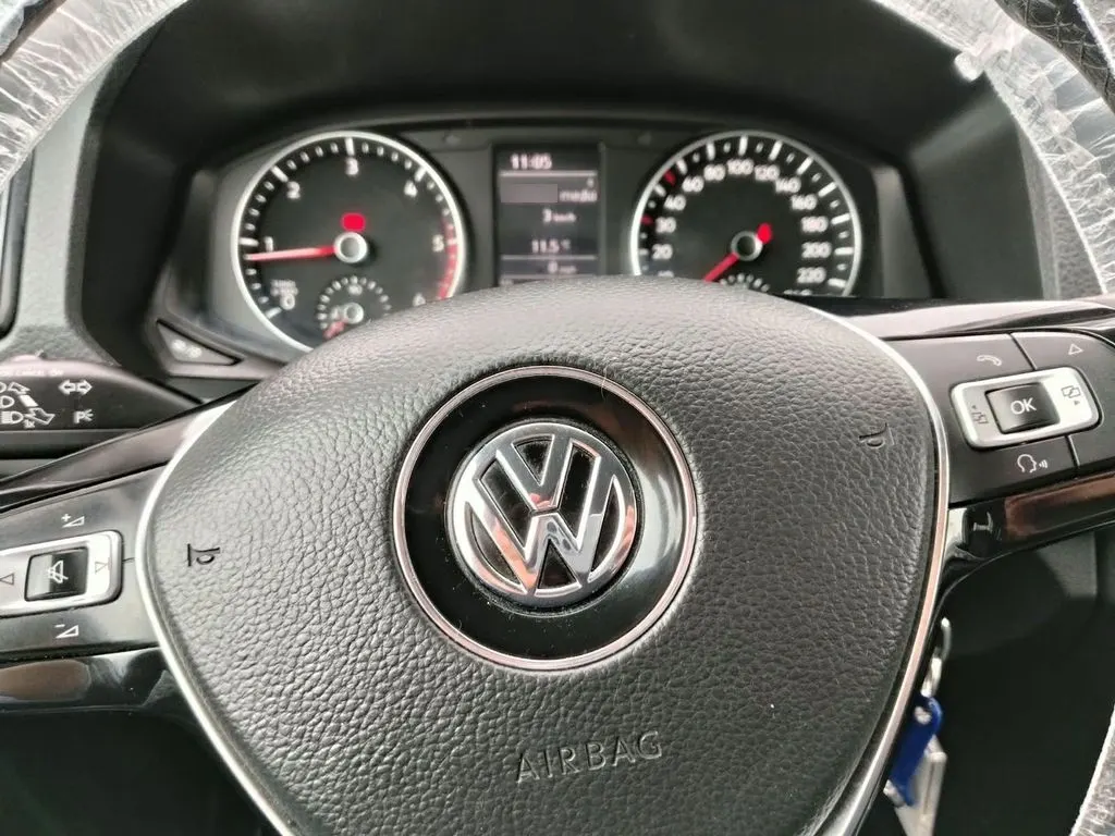 Volkswagen Amarok Trendline 2.0 4x4 año 2023