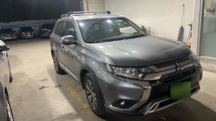 Mitsubishi Outlander 2.4 Glx 4x4 At 5p año 2020
