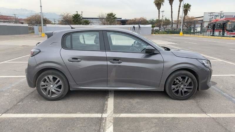 Peugeot 208 1.2 Puretech Active Pack 4x2 100 Eat8 5p año 2022