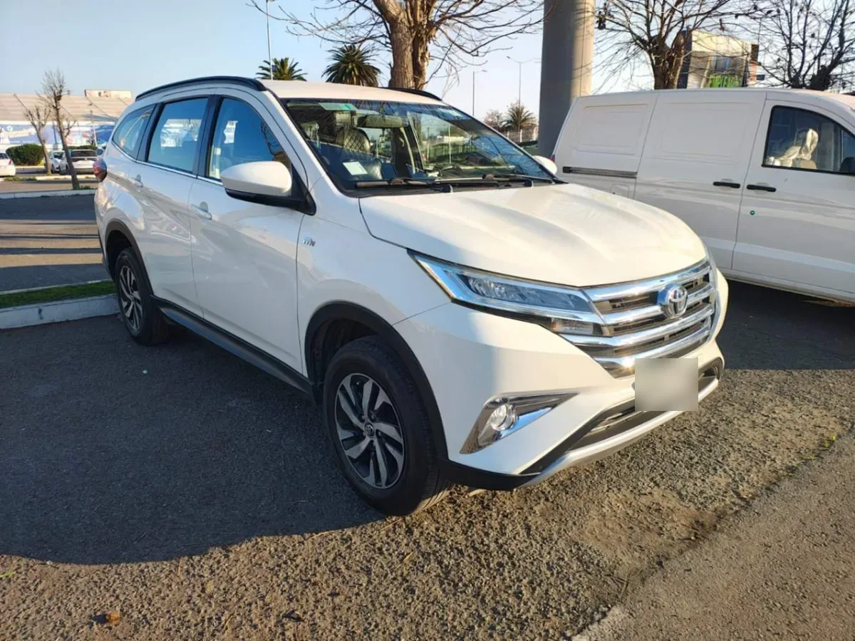 Toyota Rush 1.5 Xli 4x2 At 5p año 2023