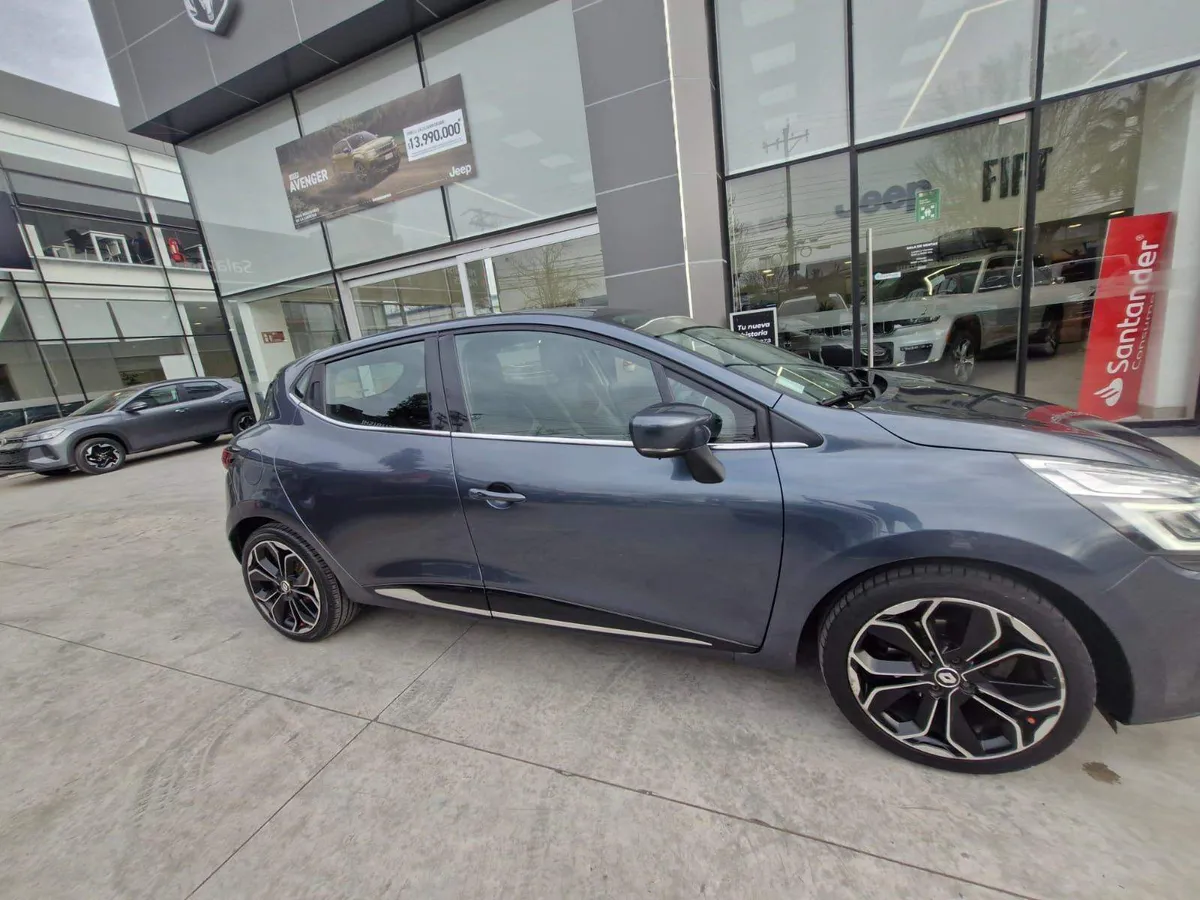 Renault Clio 0.9t Dynamique 4x2 Hb Mt 5p año 2020