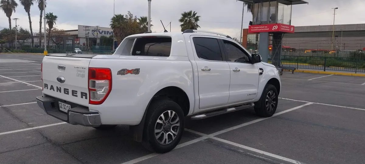 Ford Ranger 3.2 Ltd Euro 6 Diesel 4x4 Dob. Cab. At 4p año 2023