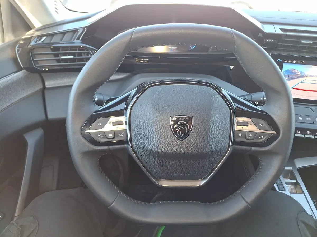 Peugeot 308 1.2 Allure Pack Puretech 130 4x2 Eat8 5p año 2026