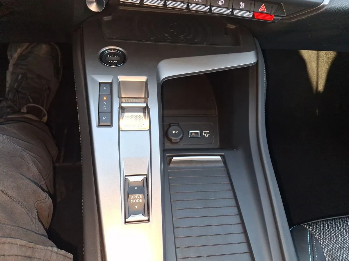Peugeot 308 1.2 Allure Pack Puretech 130 4x2 Eat8 5p año 2026