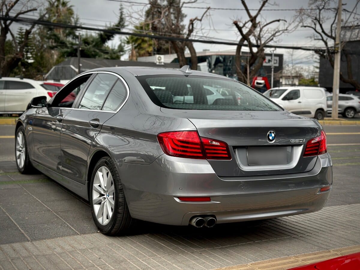 BMW 520i Executive año 2014