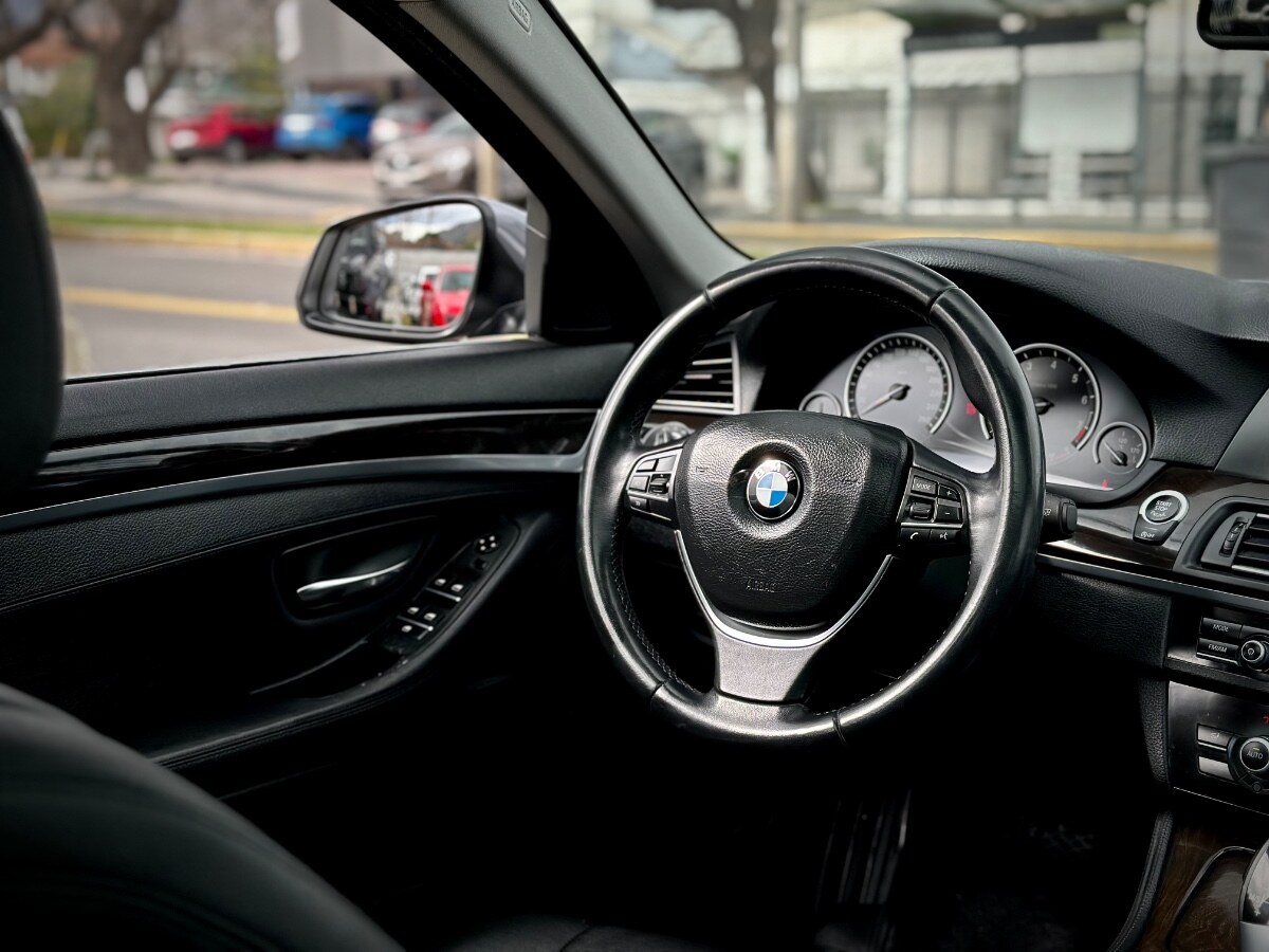 BMW 520i Executive año 2014