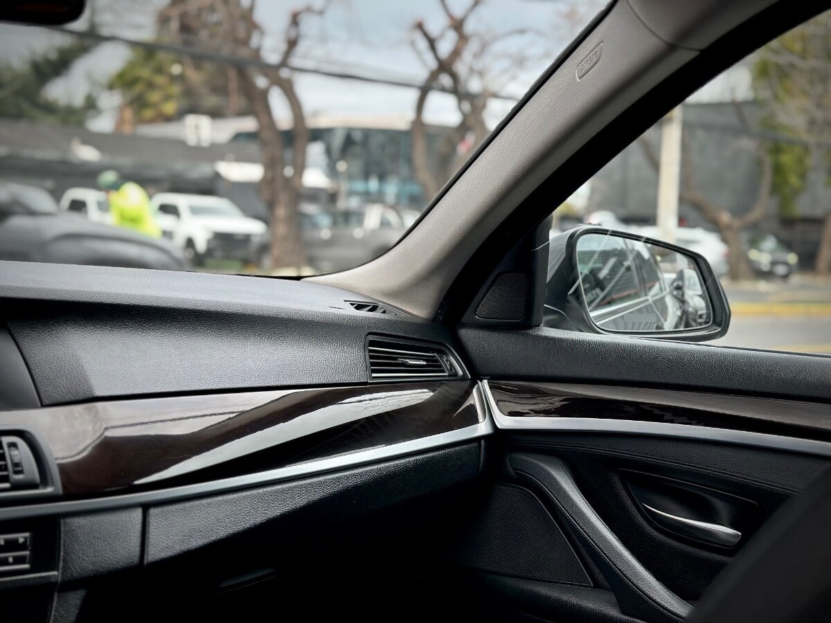 BMW 520i Executive año 2014