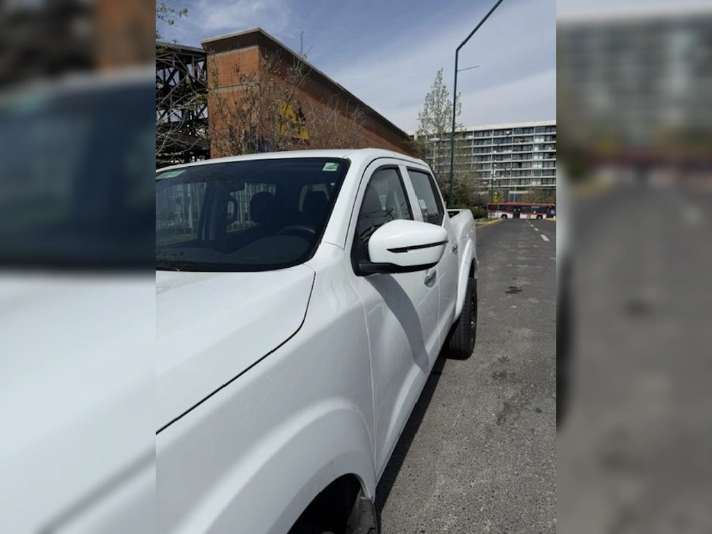 Nissan Navara D Cab 2.3 año 2023