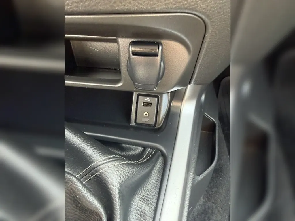 Nissan Navara D Cab 2.3 año 2023