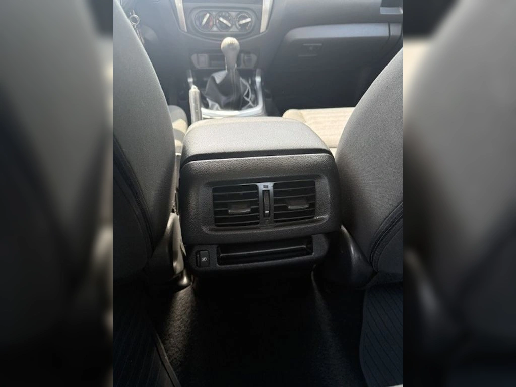 Nissan Navara D Cab 2.3 año 2023
