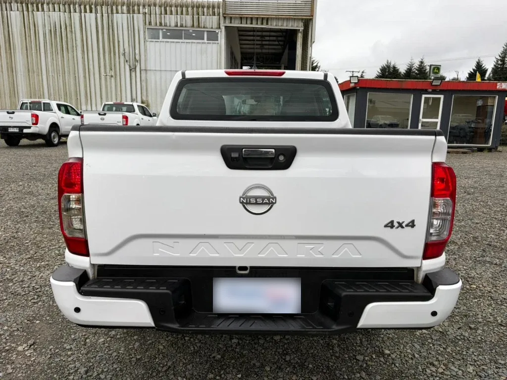 Nissan Navara D Cab Mt 4x4 2.3 año 2023