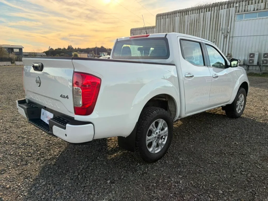 Nissan Navara D Cab Mt 4x4 2.3 Xe año 2023