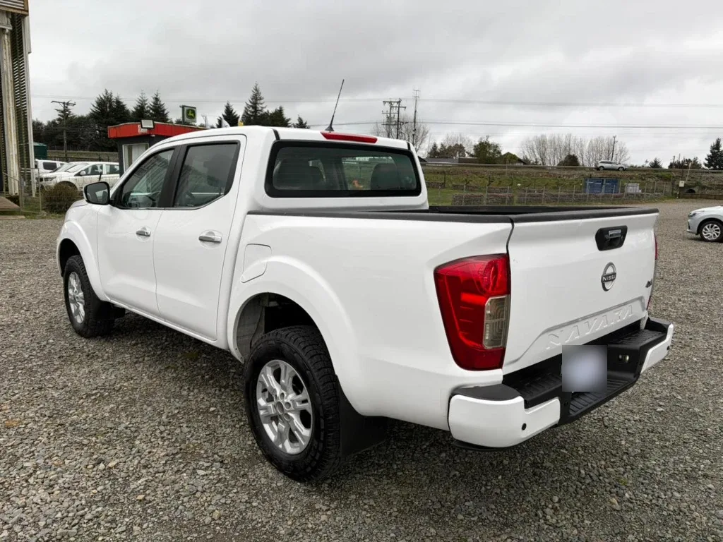 Nissan Navara D Cab Mt 4x4 2.3 año 2023