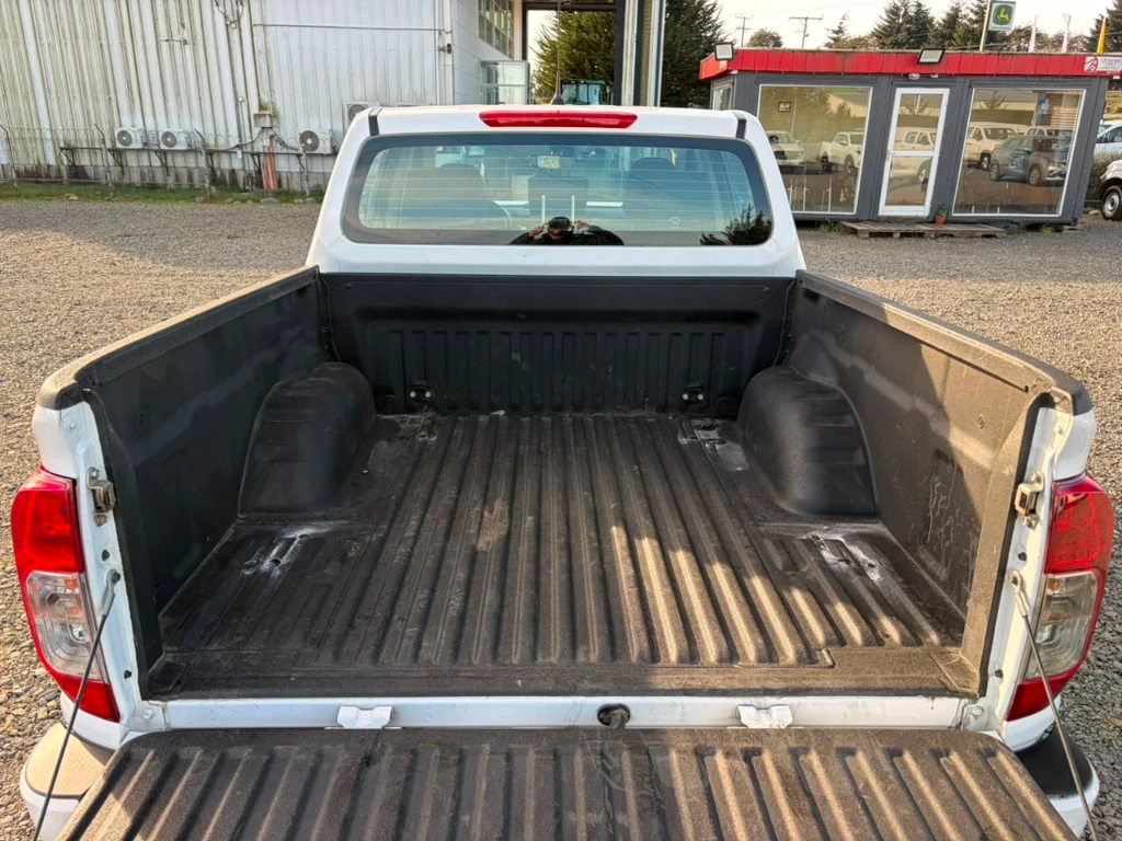 Nissan Navara D Cab Mt 4x4 2.3 Xe año 2023