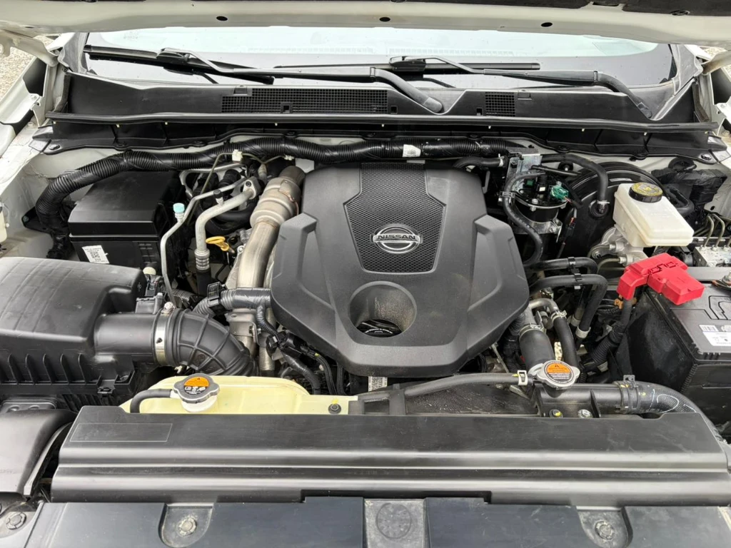 Nissan Navara D Cab Mt 4x4 2.3 año 2023