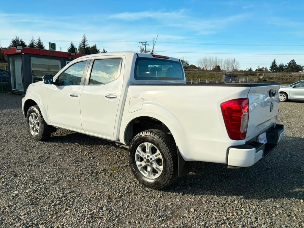 Nissan Navara D Cab Mt 4x4 2.3 Xe año 2023