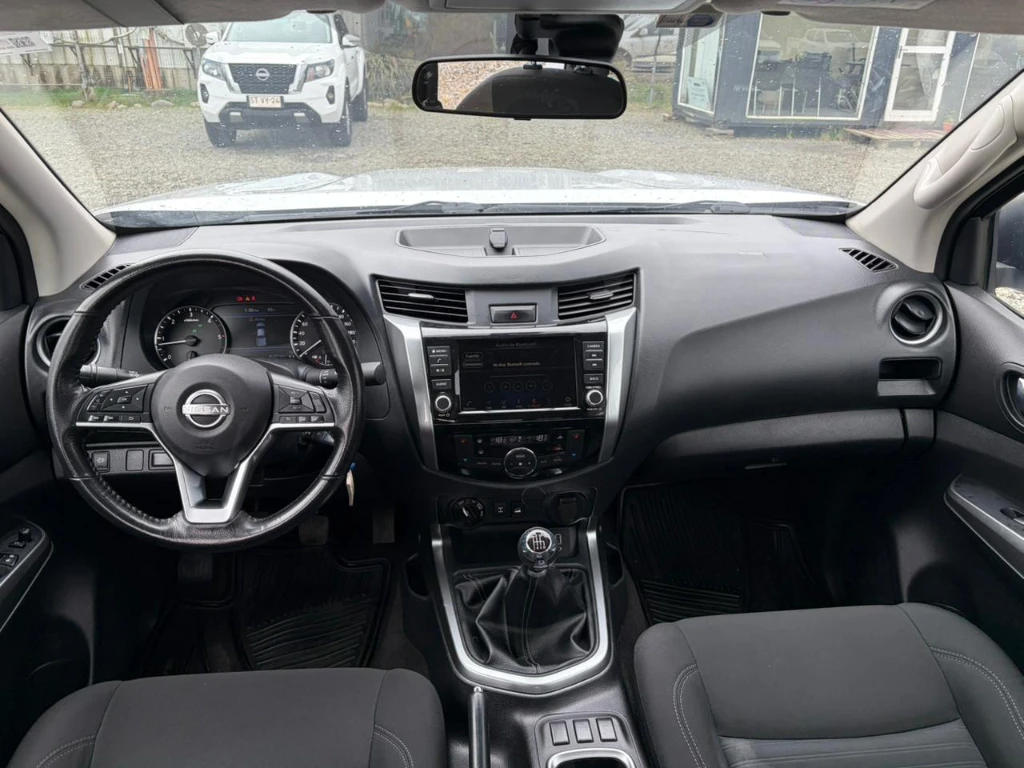 Nissan Navara D Cab Mt 4x4 2.3 año 2023