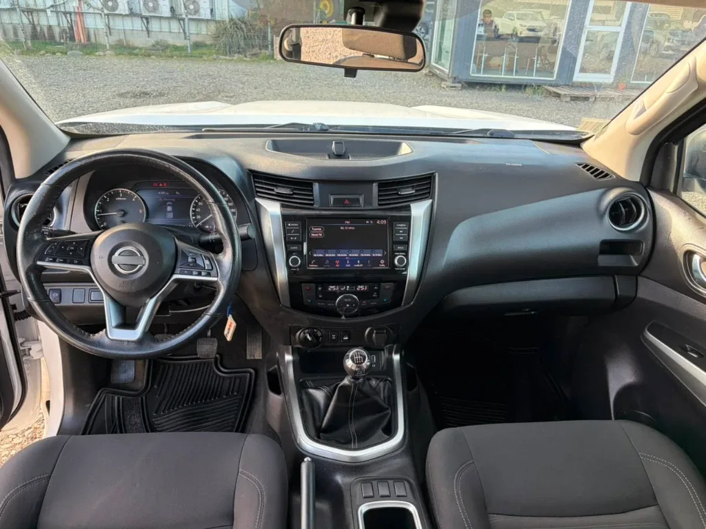 Nissan Navara D Cab Mt 4x4 2.3 Xe año 2023