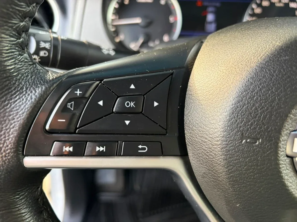Nissan Navara D Cab Mt 4x4 2.3 Xe año 2023