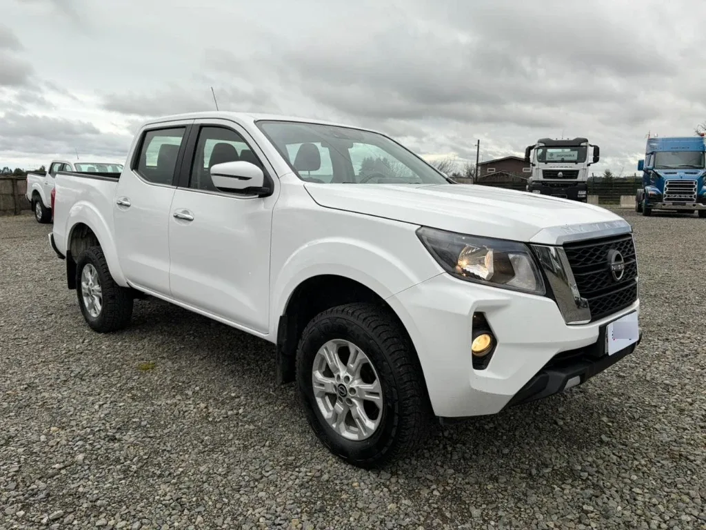 Nissan Navara D Cab Mt 4x4 2.3 año 2023