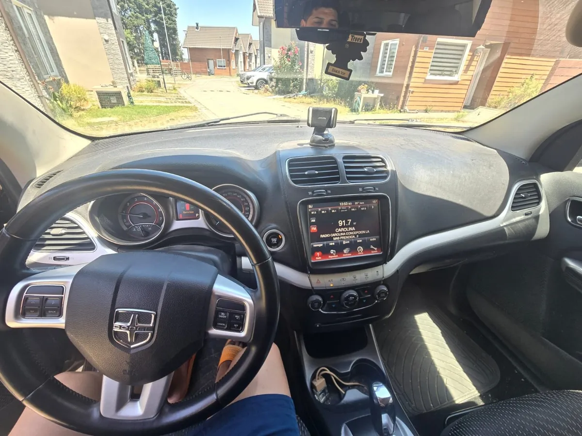 DODGE JOURNEY 2.4 2 Corridas At año 2015