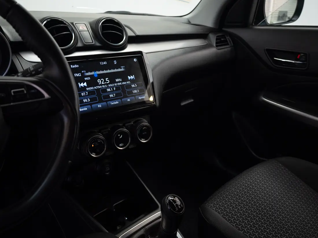 Suzuki Swift 1.2 Glx Plus Mt año 2024
