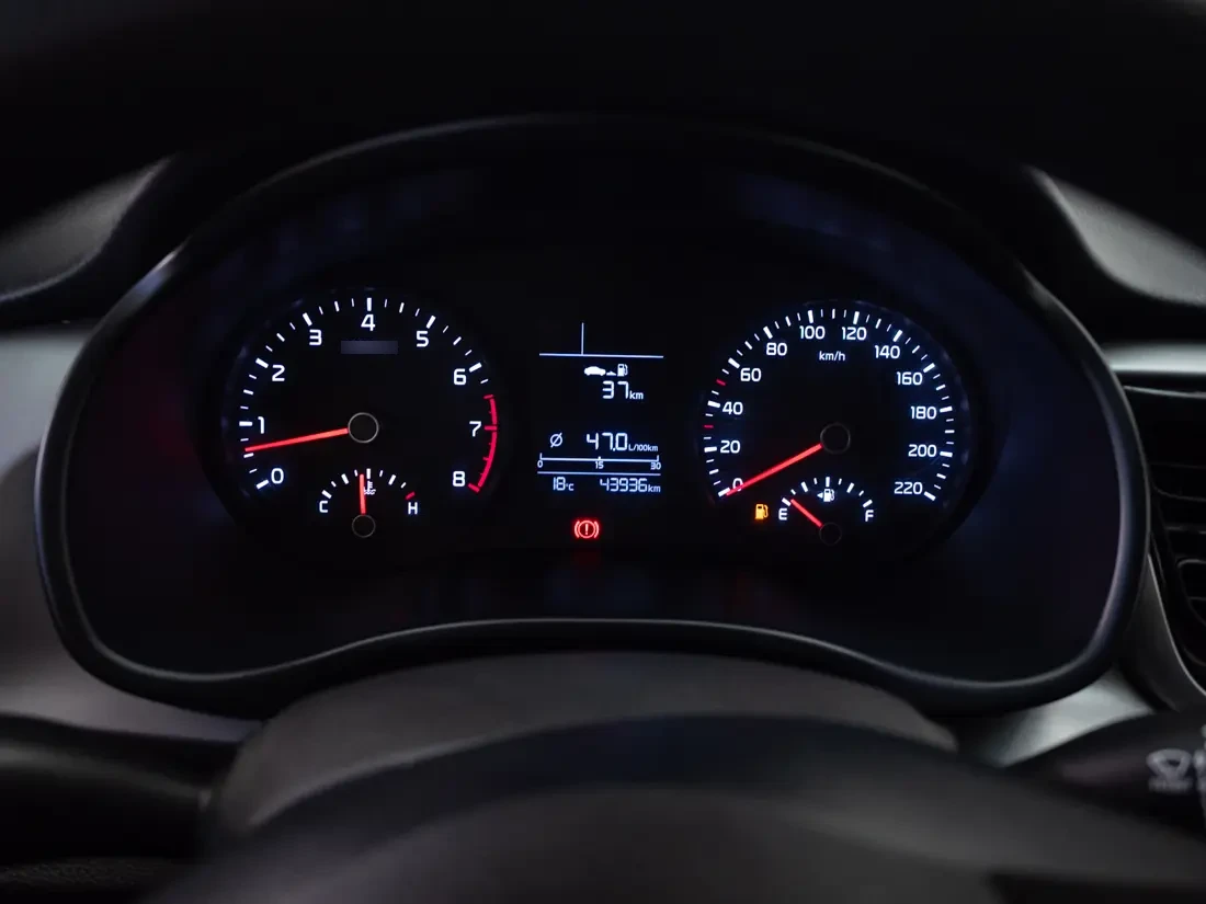 Kia Rio 5 1.4 Lx Ac Mt año 2021