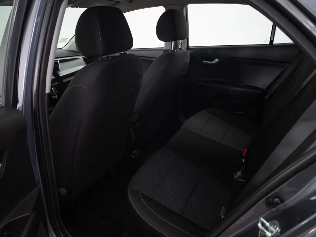Kia Rio 5 1.4 Lx Ac Mt año 2021