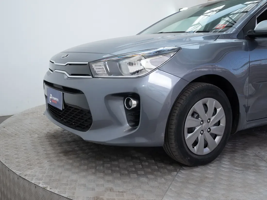 Kia Rio 5 1.4 Lx Ac Mt año 2021