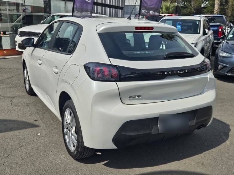 Peugeot 208 Style Puretech 75 1.2 año 2024
