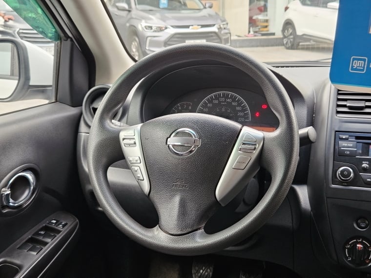 Nissan Versa 1.6 Sense Mt año 2015