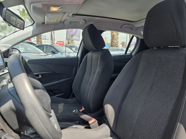 Peugeot 208 Style Puretech 75 1.2 año 2024