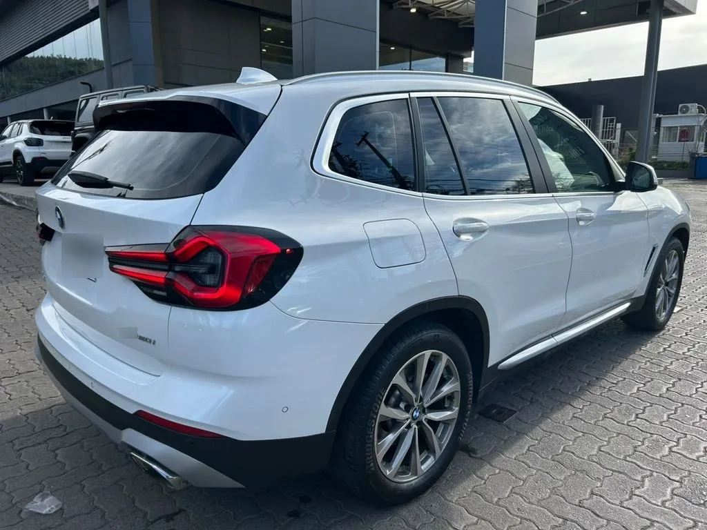 BMW X3 Sdrive 4x2 20i 2.0 At año 2022