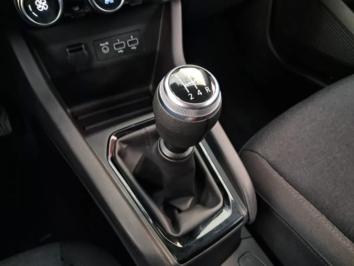 RENAULT CLIO 1.0 Zen Plus Mt año 2023