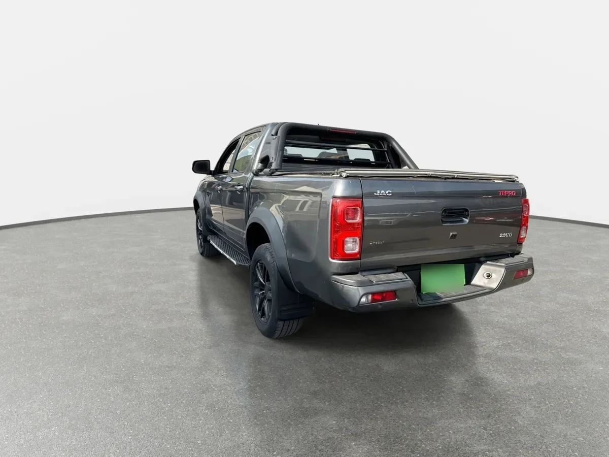 JAC T8 Pro 2.0 Luxury 4x2 Diesel Mt 4p año 2023