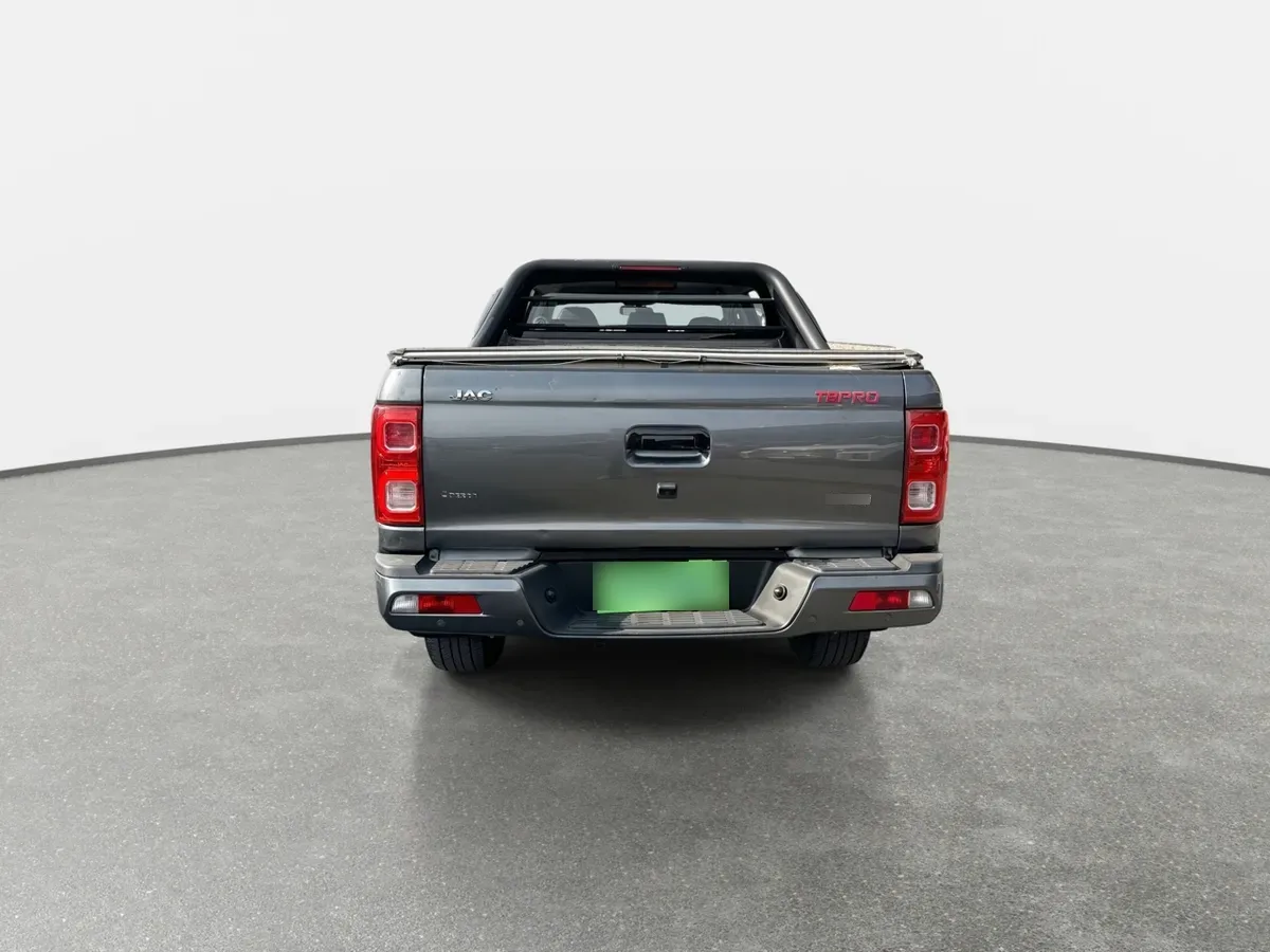JAC T8 Pro 2.0 Luxury 4x2 Diesel Mt 4p año 2023