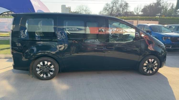 Hyundai Staria 2.2 Us4 Mb Luxury Crdi Diesel 4wd 7p At 5p año 2023