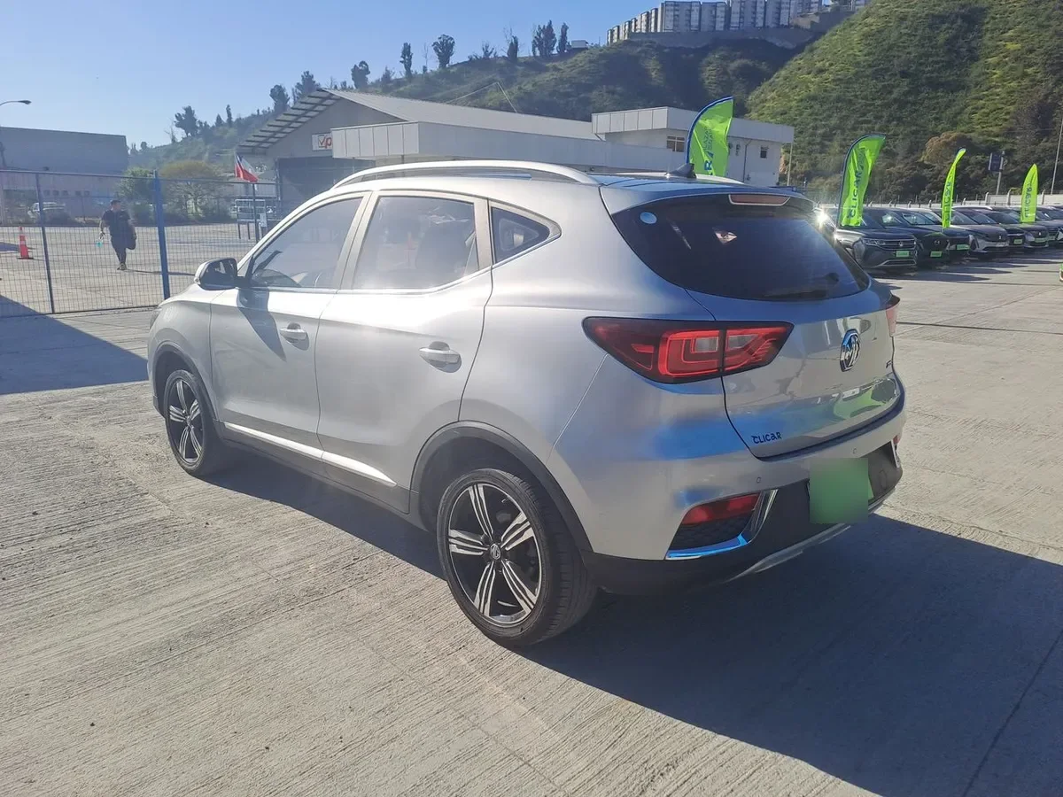 MG Mg Zs 1.5 Comfort 4x2 At 5p año 2024