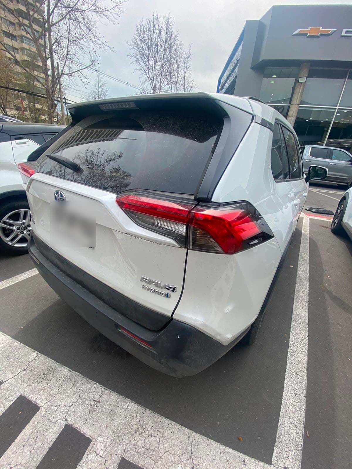 Toyota Rav 4 2.5 Xle Hybrid Hv 4x2 Cvt At 5p año 2024