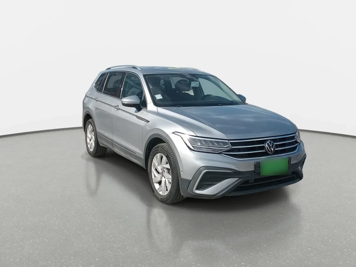 Volkswagen Tiguan 1.4 Tsi Comfortline 4x2 At 5p año 2023