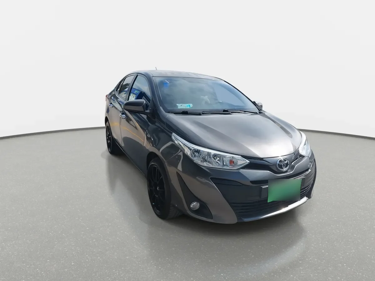 Toyota Yaris 1.5 Gli 4x2 E Mt 4p año 2019