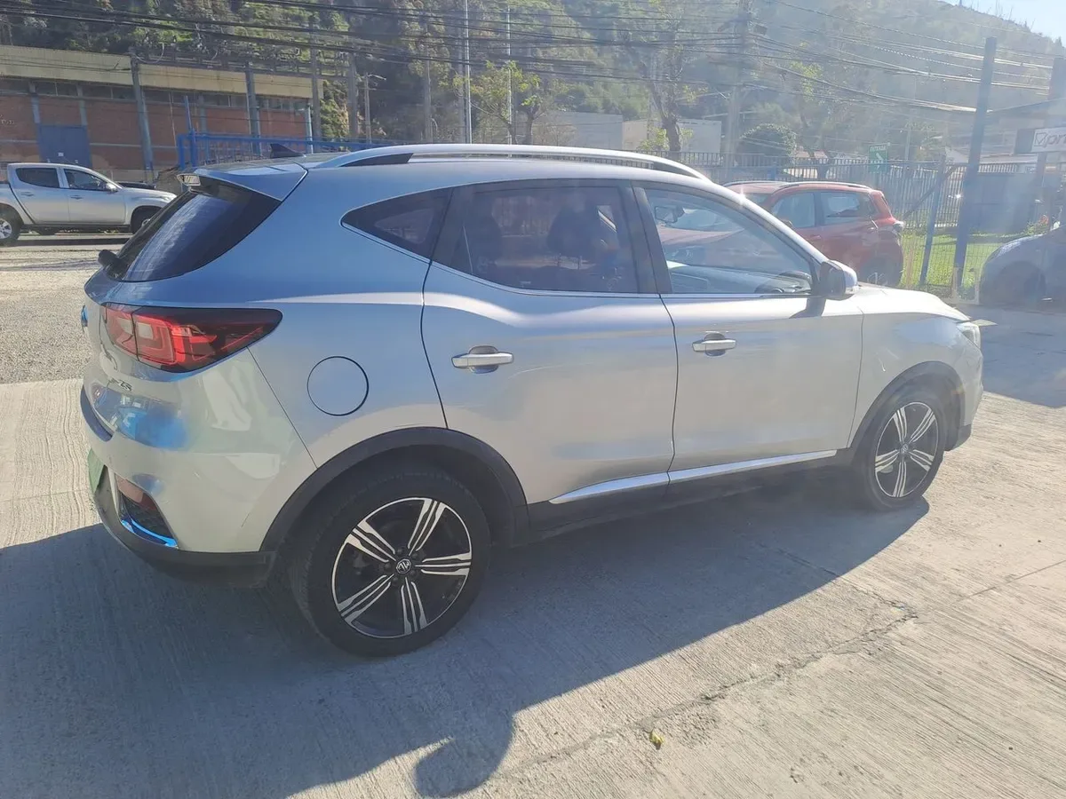 MG Mg Zs 1.5 Comfort 4x2 At 5p año 2024