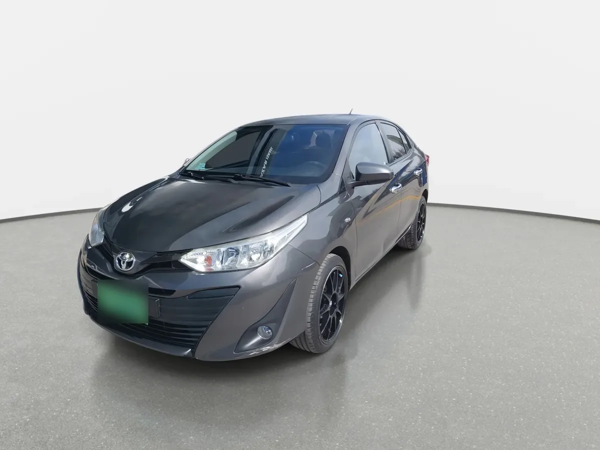 Toyota Yaris 1.5 Gli 4x2 E Mt 4p año 2019