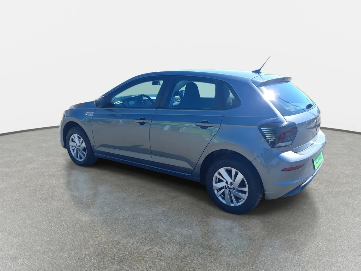 Volkswagen Polo 1.0 Comfortline 4x2 At6 5p año 2024